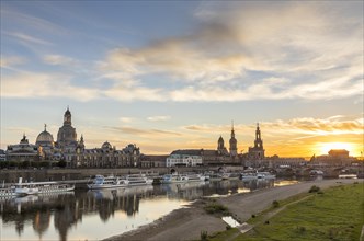 City view at sunset with Elbe River and Academy of Arts