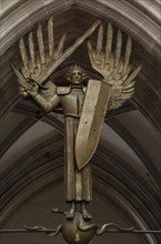 Archangel Michael by the sculptor Ulfert Jansen in the gallery arch in Ulm Minster