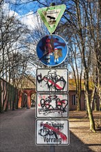 Vandalism to traffic signs at Suedfriedhof