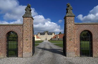 Lungholm Manor