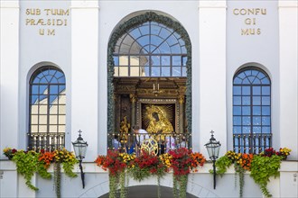 Chapel with the image of Our Lady of Mercy in the Gate of Dawn