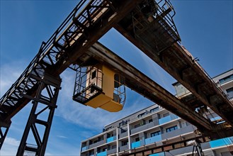 Crane installation on a former industrial site on Wilhelminenhofstrasse in Oberschoeneweide
