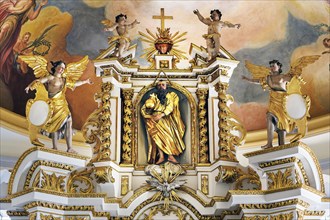 Main altar with putti and angels