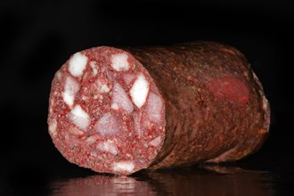 Cut Thuringian red sausage