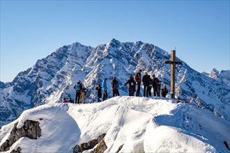 Tourists at the summit of the Jenner in winter