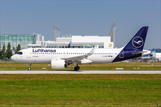 A Lufthansa Airbus A320neo aircraft with the registration D-AINZ at Munich Airport
