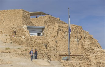 Tourists at the Northern Palace