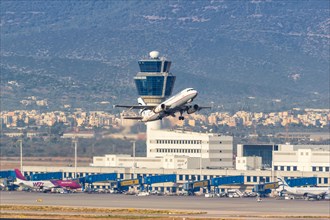 An Airbus A320 aircraft of Aegean Airlines with registration number SX-DVI at the airport in Athens