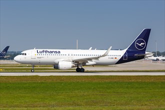 A Lufthansa Airbus A320 aircraft with the registration D-AIWD at Munich Airport