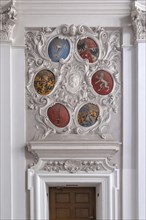 Wall decoration with integrated coat of arms in the choir of St. Egidien Church