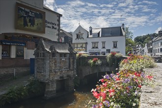 River and bridge in Pont Aven