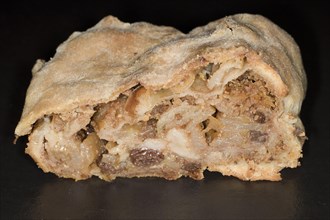 Apple strudel with sultanas