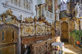 Choir stalls with rocaille ornaments