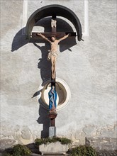 Cross and statue of the Virgin Mary