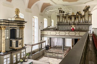 Organist at classicistic organ by Johann-Markus Oestreich