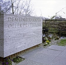 Berlin-Zehlendorf border to the GDR