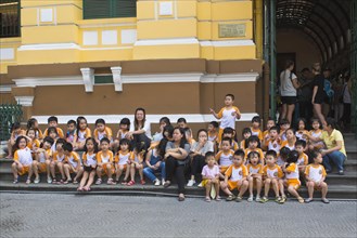 Kindergarten children in front of the main post office