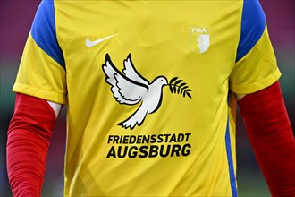 Peace dove on special jersey as protest action against Russaland