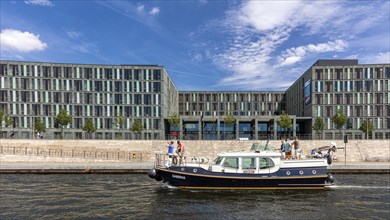 Motorboat on the Spree at Kapelle Ufer