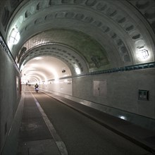 Tunnel tube