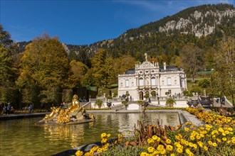 Fountain at Linderhof Castle with autumn colours