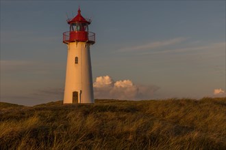 Sunrise at the lighthouse List West at the Lister Ellenbogen