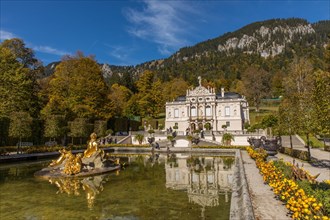 Fountain at Linderhof Castle with autumn colours