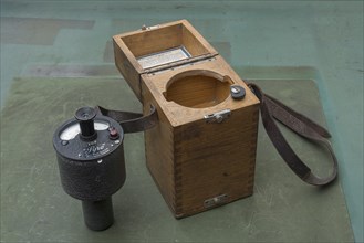 Temperature measuring device of a former valve factory