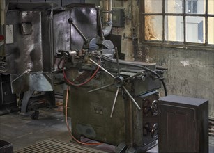 Welding machine in a former valve factory