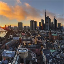 View from the Kaiserdom over the Schirn Kunsthalle to the skyline of Frankfurt am Main