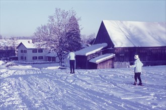 Returning home from skiing at the Galgenleiten