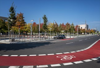 Cycle path on Annemarie-Renner-Strasse at the Federal Chancellery