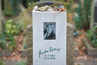 Grave Gisela May