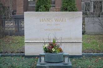 Grab Hans Wall