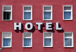 Hotel lettering