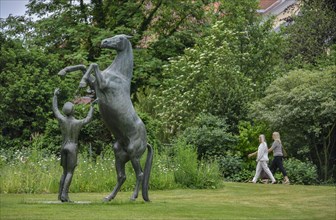 Bronze sculpture Stallion Wohlklang in Freiheitsdressur