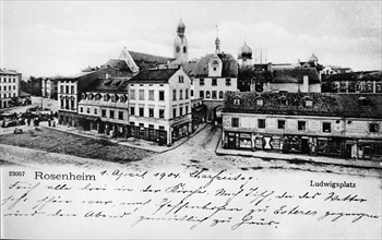 Ludwigsplatz with Mittertor and St. Nicholas Parish Church in front of 1904