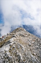 Summit and summit cross on Hohe Munde Westgipfel