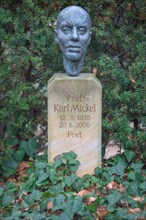Karl Mickel grave