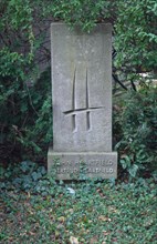 Grave John and Gertrud Heartfield