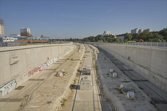 New construction of the A100 motorway