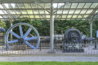 Historic single-crank compound steam engine