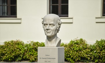Monument to Samuel Hahnemann