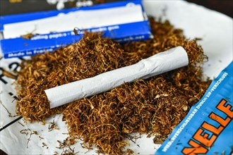 Roll-your-own tobacco cigarettes