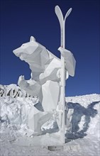 Sculpture Standing Bear with Ski