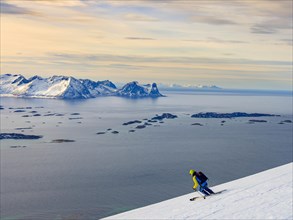 Skiers descending to Bergsfjord