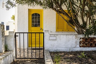 Cute small Portuguese house on Farol island in Faro District