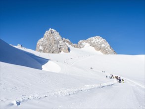 Tourers on the Hallstatt glacier
