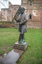 Konrad Duden statue