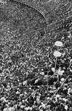 Hundreds of thousands of spectators at the daily competitions